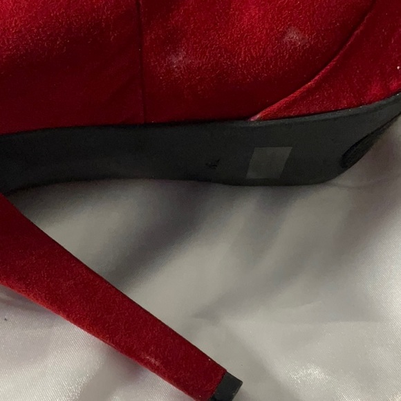 GUESS EUC Red Suede Platform Shoes With Red Patent Leather Toe Cap Size 7 1/2 - Picture 11 of 13